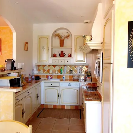 De 3 Chambres Avec Piscine Privee Et Jardin Clos A Les Mimosas A 4 Km De La * Bormes-les-Mimosas